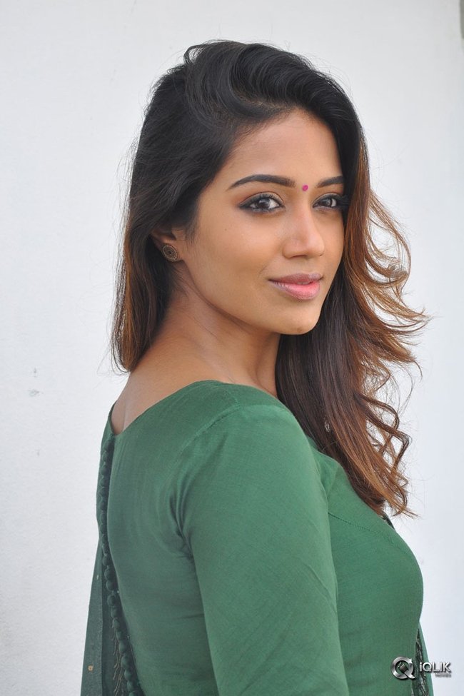 Nivetha-Pethuraj-At-Mental-Madilo-Movie-Press-Meet
